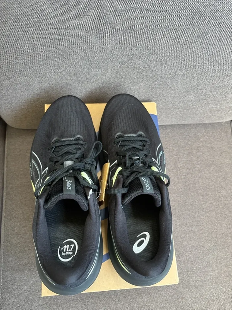 Used Asics GT 1000 15 bike — image 4 of 9
