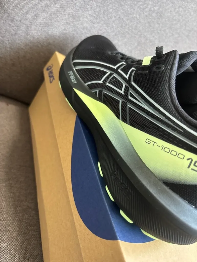 Used Asics GT 1000 15 bike — image 5 of 9
