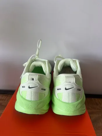 Used Nike Vomero 18 bike — image 5 of 9