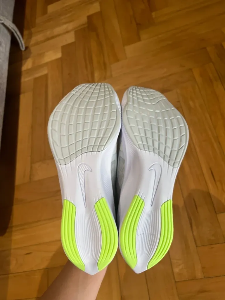 Używany Nike Zoom Fly 4 bike — zdjęcie 4 z 9