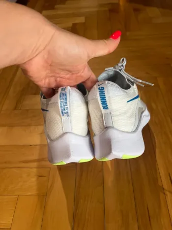 Używany Nike Zoom Fly 4 bike — zdjęcie 3 z 9