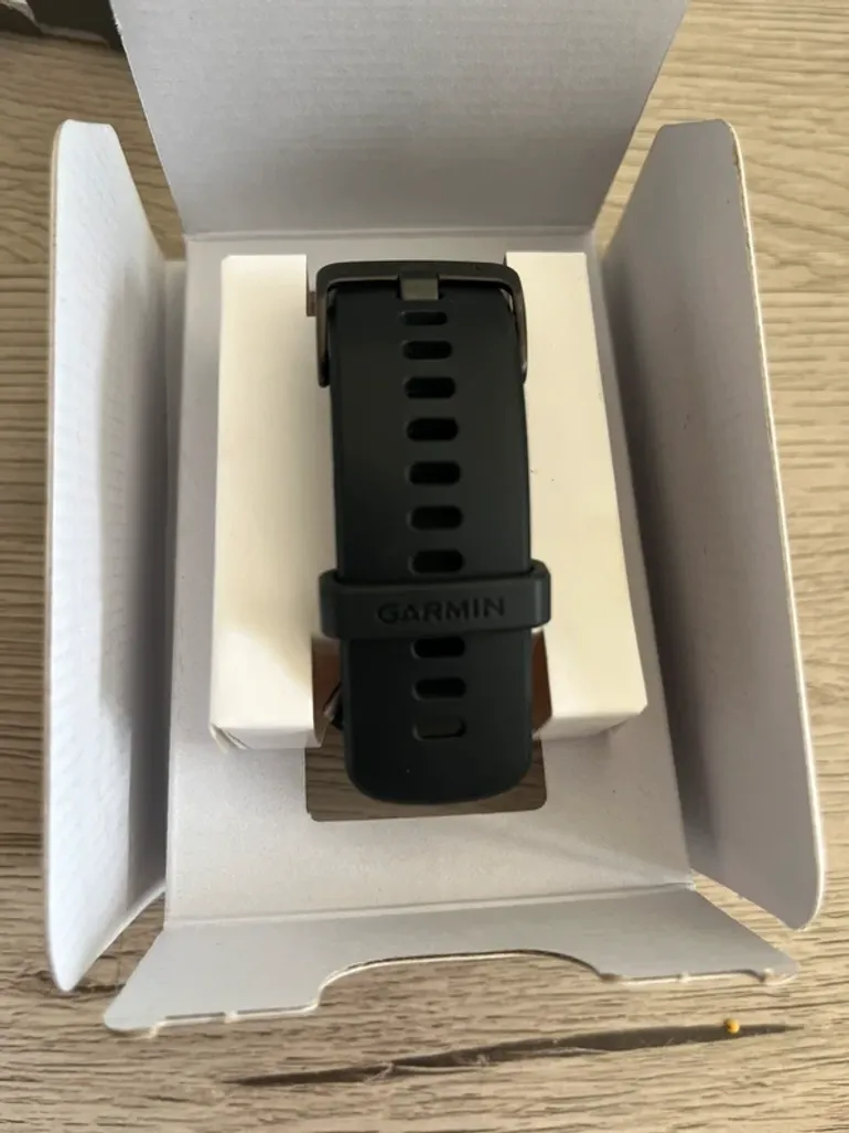 Used Garmin Venu 3 bike — image 3 of 5