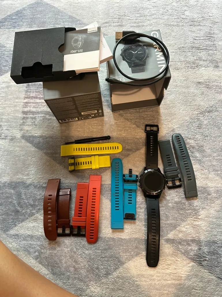 Used Garmin Fenix 5 Sapphire bike — image 2 of 6
