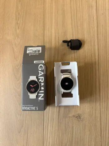 Used Garmin vívoactive 5 Electronics