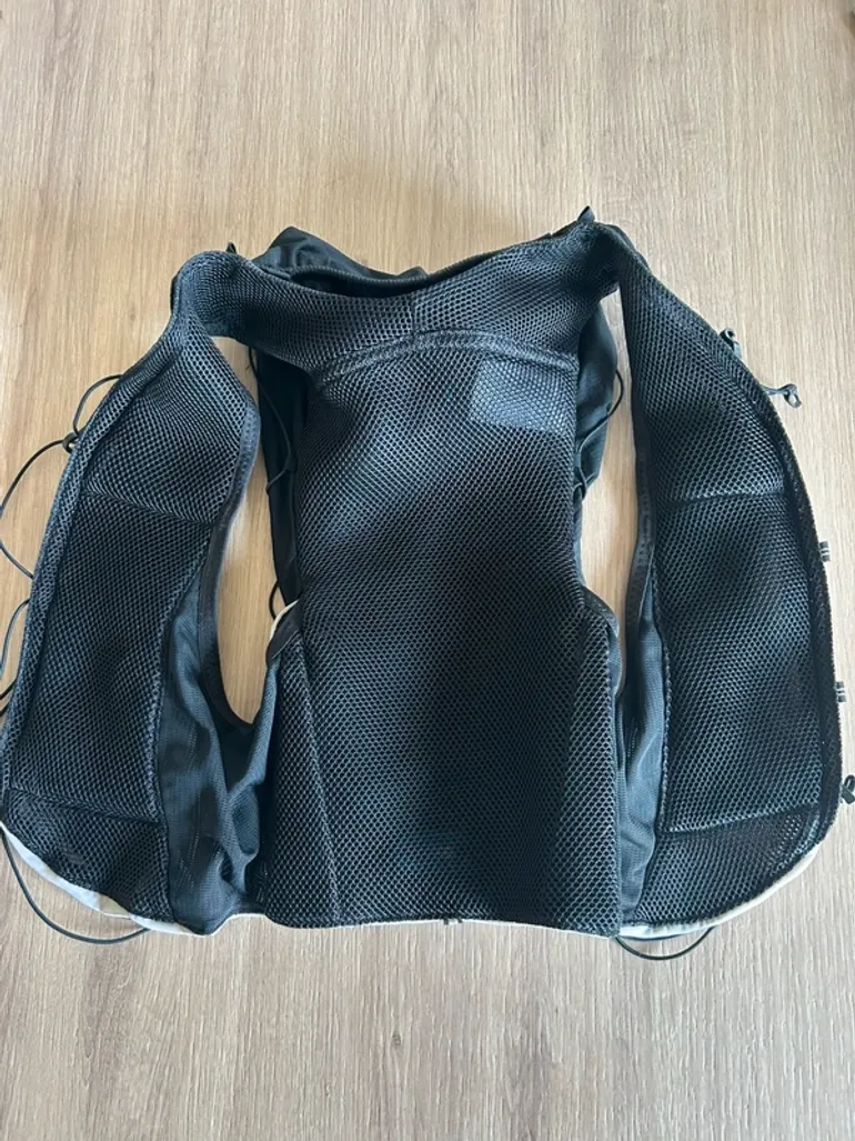 Tweedehands Salomon Adv Skin 12l bike — afbeelding 2 van 4