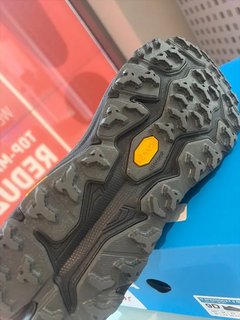 Used Hoka Speedgoat 6 GTX bike — image 6 of 7