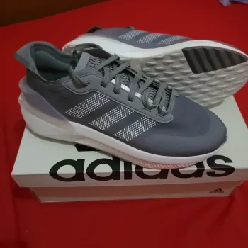 Adidas Averyn Boost Running Shoes usato