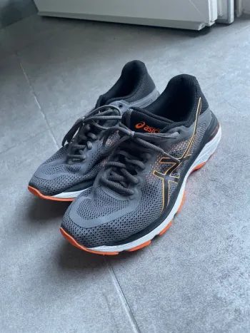 Used Asics Running Shoes Running Shoes