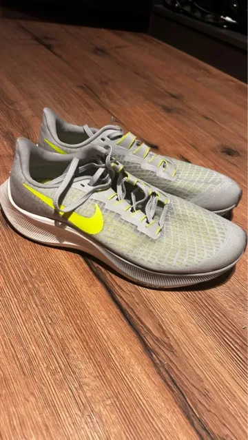 Used Nike running shoes Running Shoes