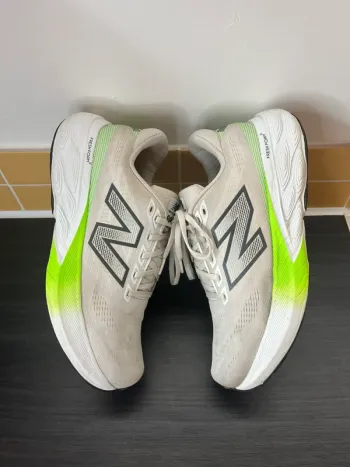 Used New Balance Fresh Foam x880 v15 bike — image 3 of 13
