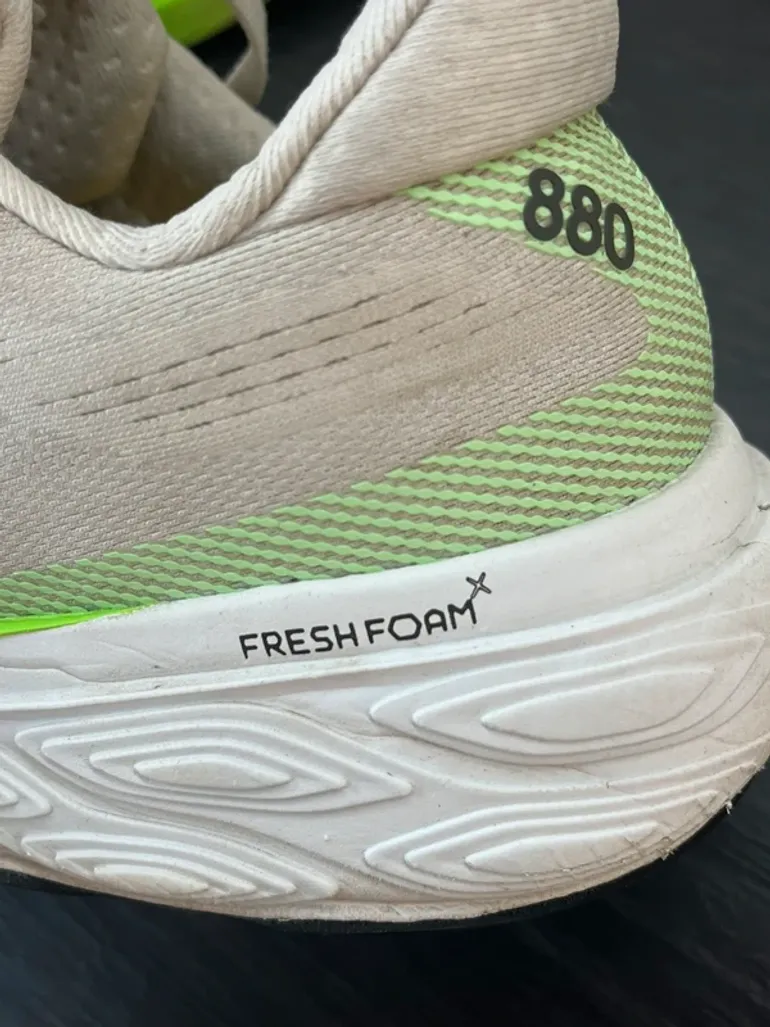 Used New Balance Fresh Foam x880 v15 bike — image 13 of 13
