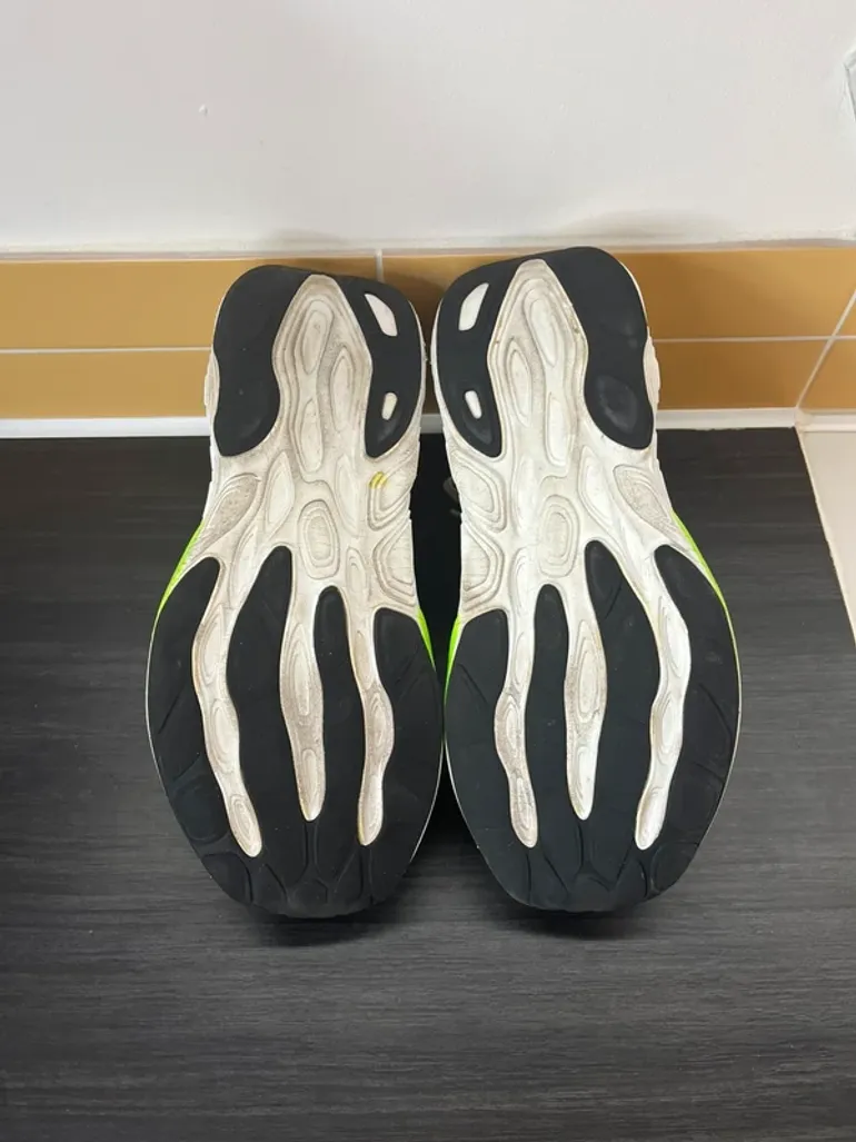 Used New Balance Fresh Foam x880 v15 bike — image 5 of 13