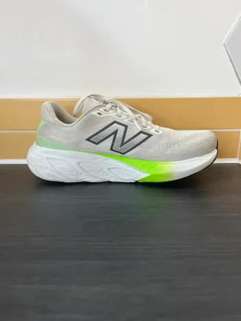 Used New Balance Fresh Foam x880 v15 bike — image 9 of 13