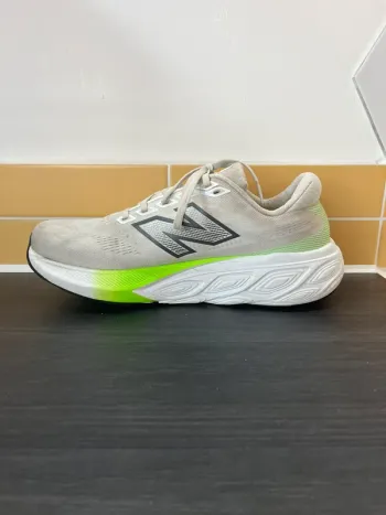 Used New Balance Fresh Foam x880 v15 bike — image 7 of 13