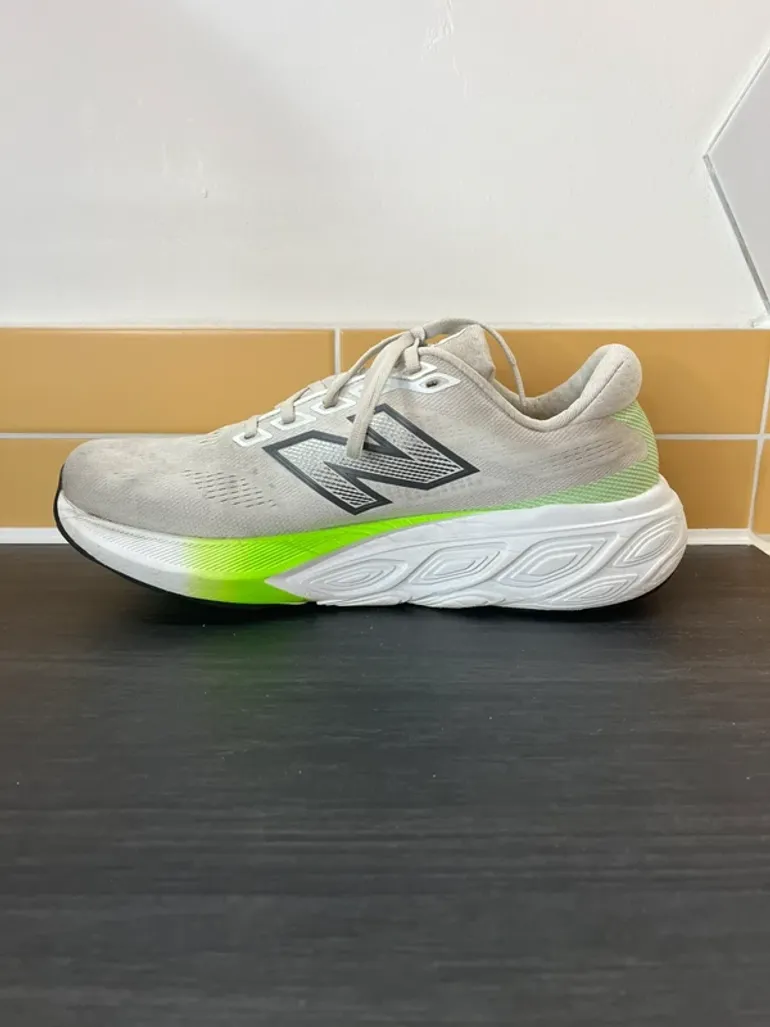 Used New Balance Fresh Foam x880 v15 bike — image 7 of 13
