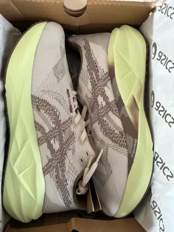 Asics Novablast 5 bike de segunda mano — imagen 10 de 10