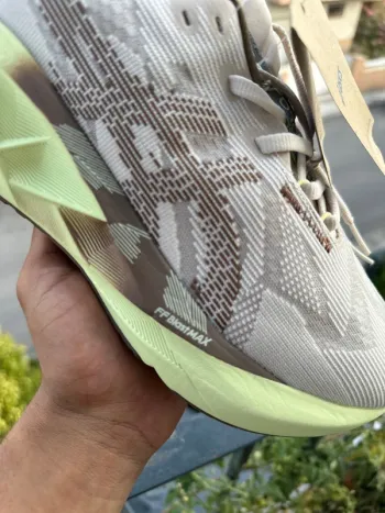 Asics Novablast 5 bike de segunda mano — imagen 4 de 10