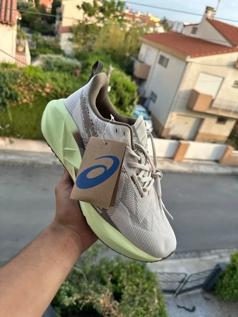 Asics Novablast 5 bike de segunda mano — imagen 2 de 10