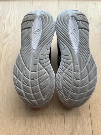 Used Asics Gel-Cumulus 27 bike — image 4 of 4