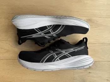 Used Asics Gel-Cumulus 27 Running Shoes