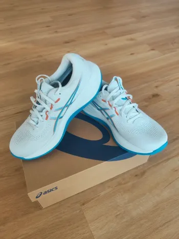 Used Asics Gel-Culumbus Running Shoes