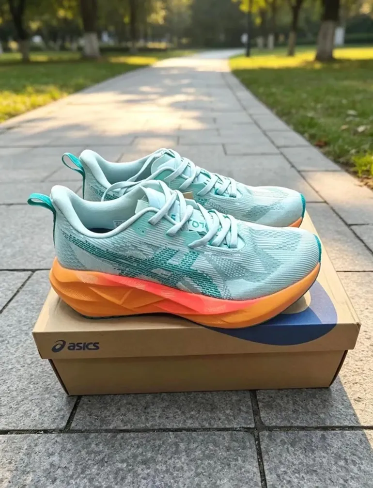 Used Asics Sneakers bike — image 2 of 5