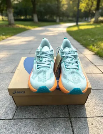 Used Asics Sneakers bike — image 4 of 5