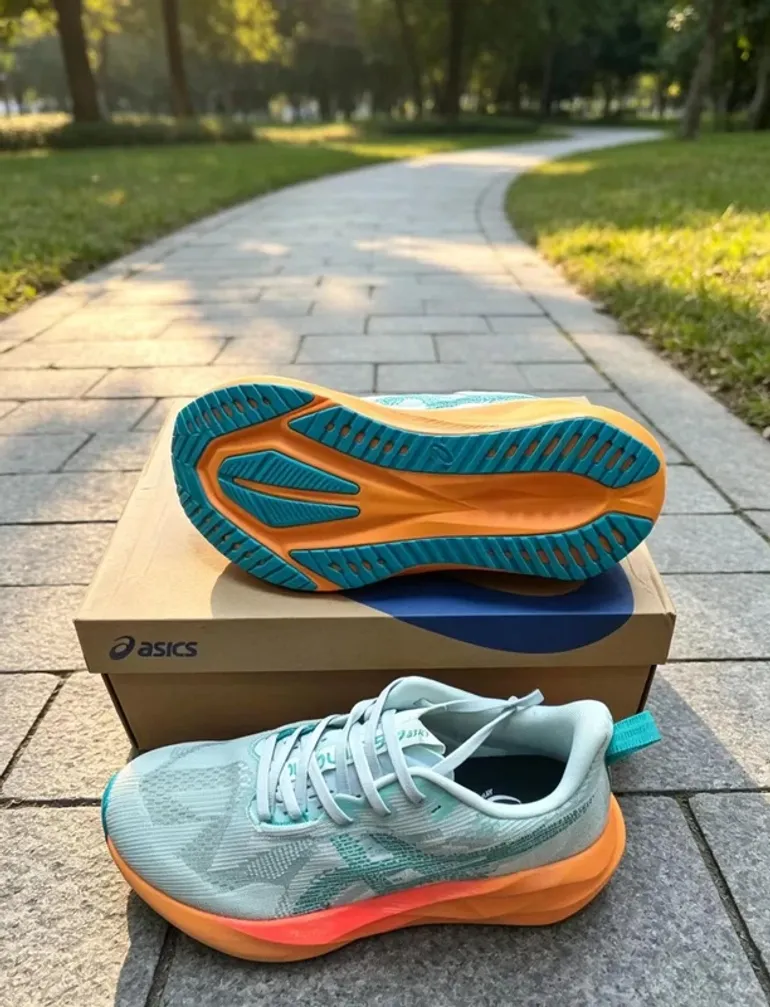 Used Asics Sneakers bike — image 3 of 5