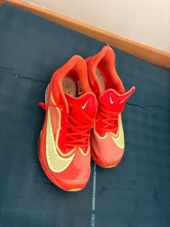 Used Nike Zoom Fly 6 Running Shoes