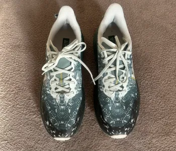 Used Hoka Speedgoat 6 bike — image 6 of 7