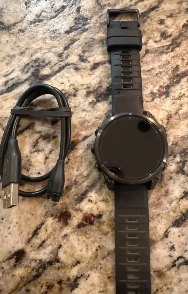 Used Garmin Fenix 8 AMOLED Sapphire 47 mm bike — image 2 of 9