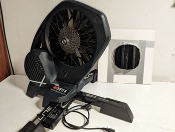 Używany Elite Direto X 2022 Cycling Accessories