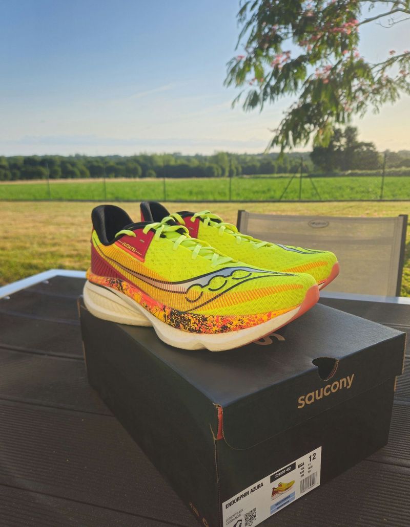 Saucony Endorphin Azura Hi Octane Running Shoes d'occasion