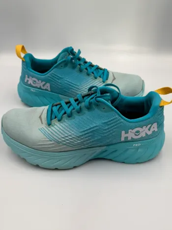 Used Rose Mach 3 Running Shoes