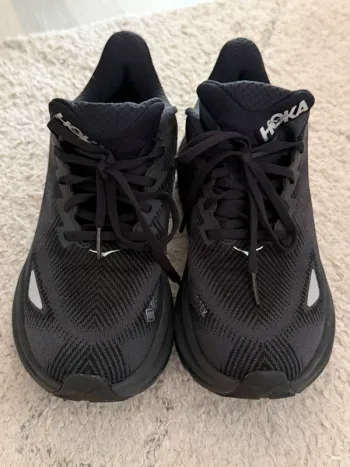 Used Hoka Clifton 9 Running Shoes