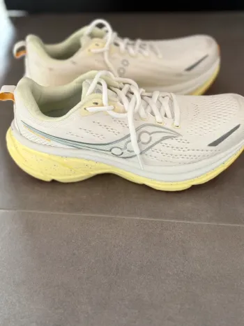 Used Saucony Running Shoes Running Shoes