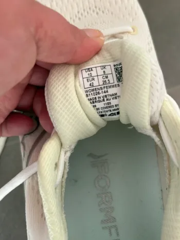 Used Saucony Running Shoes bike — image 5 of 8