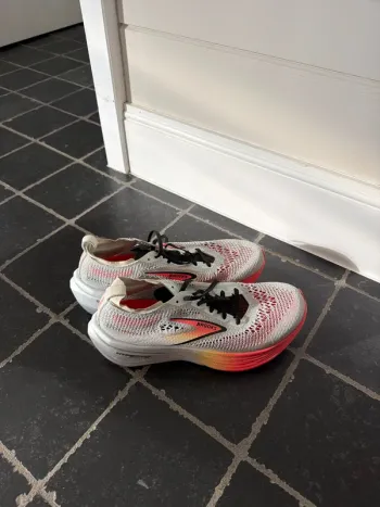 Used Brooks Hyperion Elite 4 Running Shoes