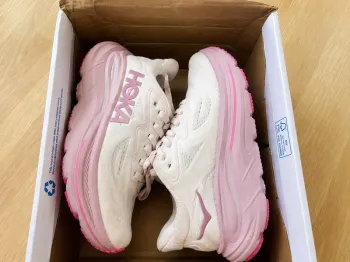 Used Ideal Clifton 10 Running Shoes
