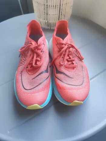 Käytetty Hoka Mach X 2 Running Shoes