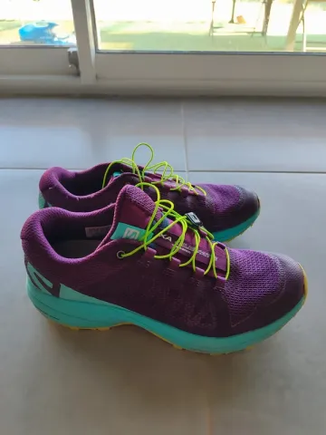 Used Salomon Elevate Running Shoes