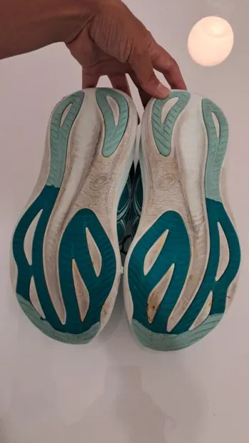 Used Asics Gel Nimbus 27 bike — image 9 of 10