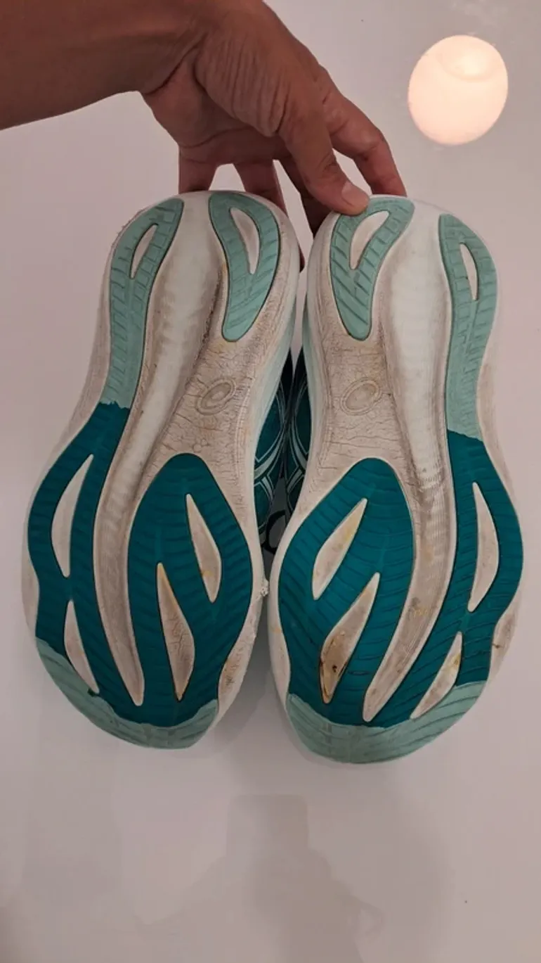 Used Asics Gel Nimbus 27 bike — image 9 of 10