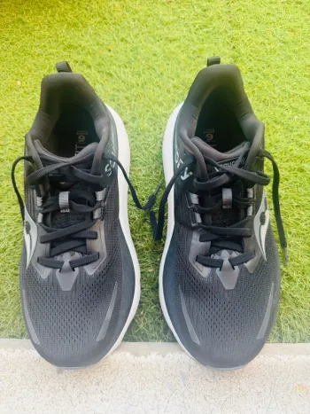 Used Saucony Hurricane 24 bike — image 3 of 5