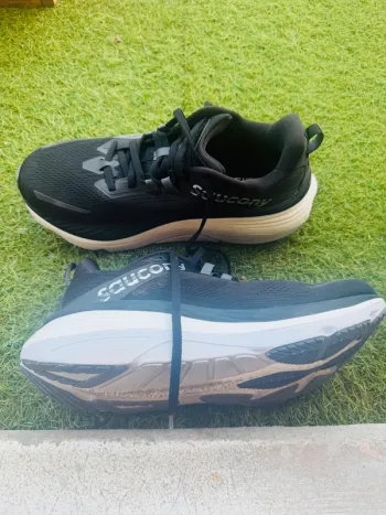 Used Saucony Hurricane 24 Running Shoes