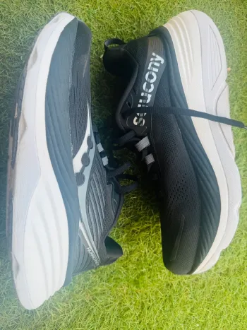 Used Saucony Hurricane 24 bike — image 2 of 5
