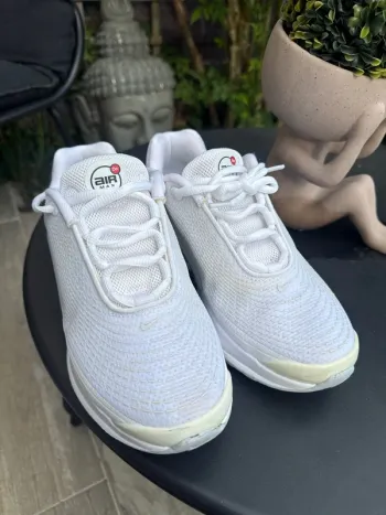 Tweedehands Nike Air Max Dn bike — afbeelding 3 van 9