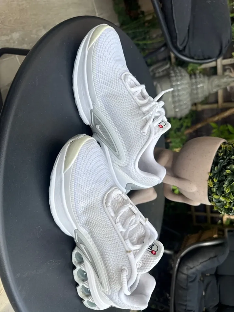 Tweedehands Nike Air Max Dn bike — afbeelding 2 van 9