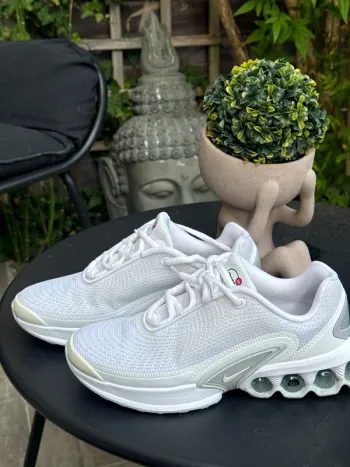 Nike Air Max Dn Running Shoes usato