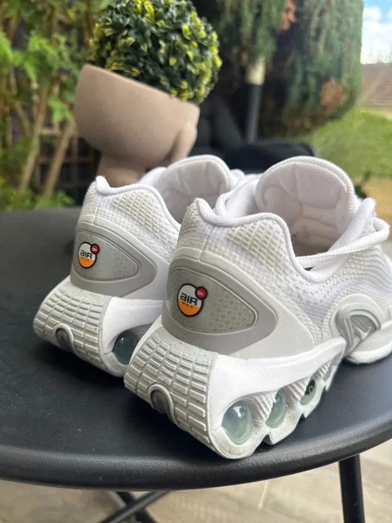 Tweedehands Nike Air Max Dn bike — afbeelding 4 van 9
